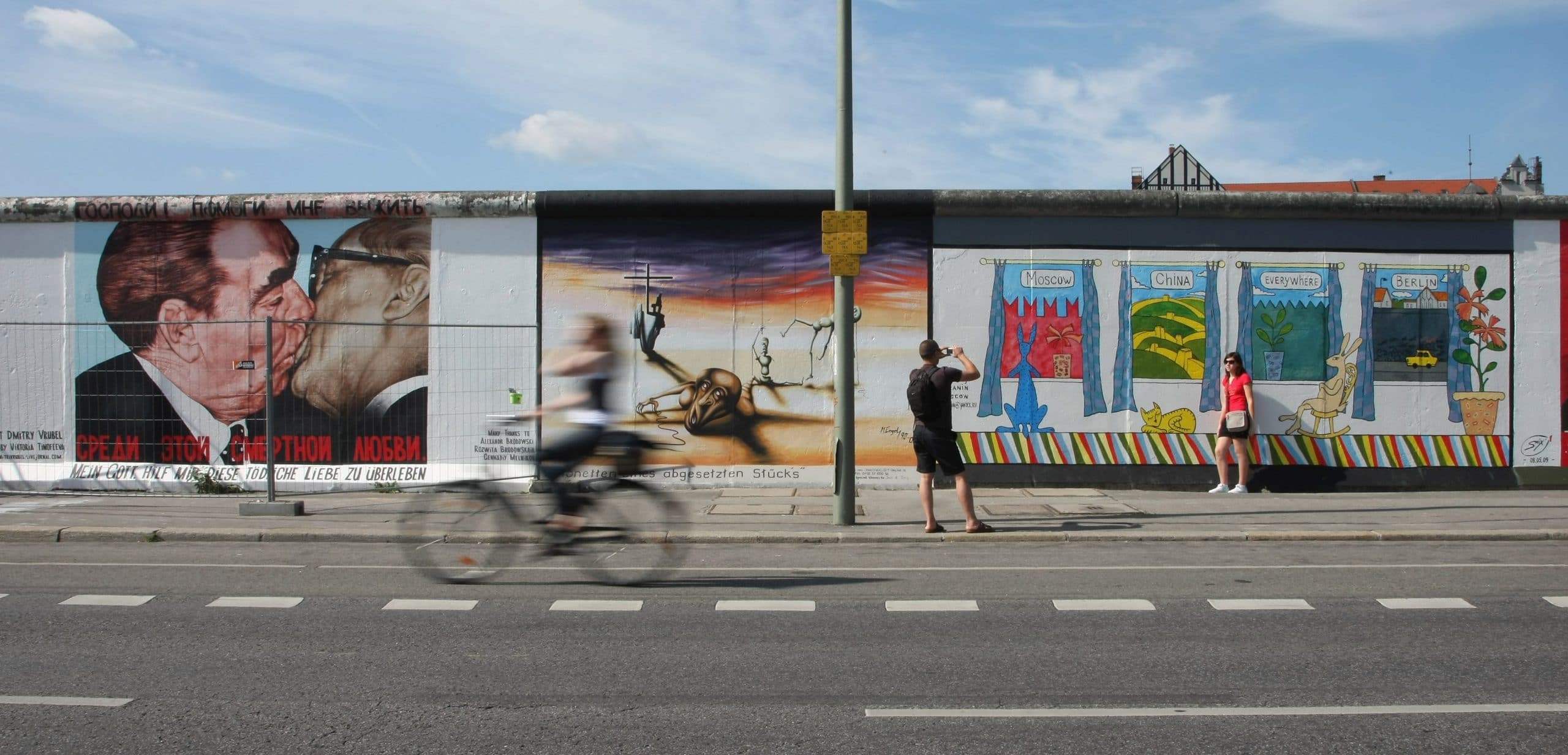 BerlinstreetartESGGettyImages-88875396SeanGallup-5ab027d7875db9003783c22c