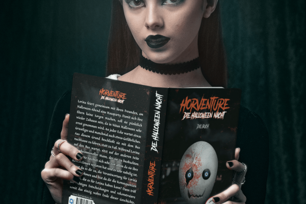 Mockup-Girl with Halloweenacht Buch Auflage 4